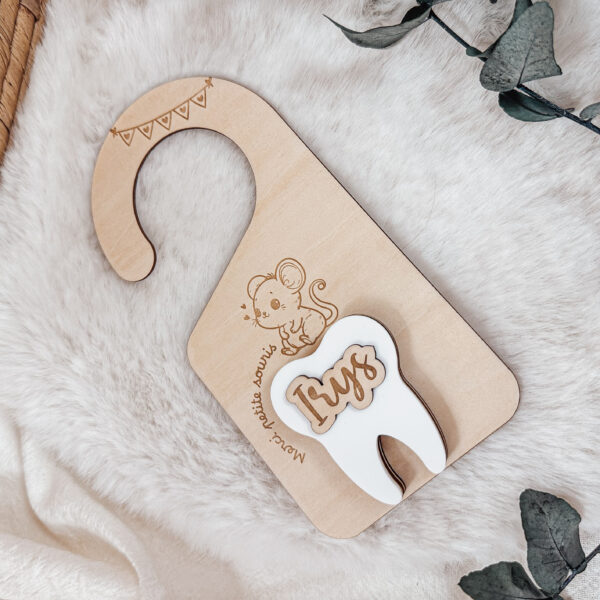Cintre de porte petite souris