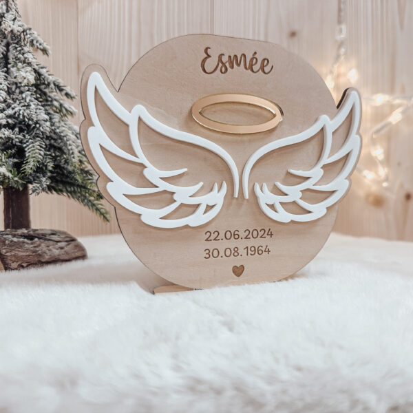 Ange ailes blanche sur socle