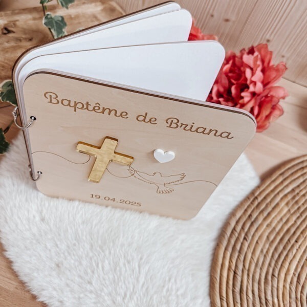 Livre d'or croix colombe