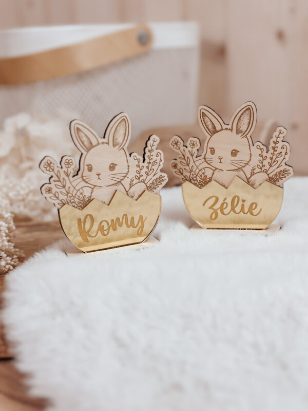 Œuf sur socle lapin